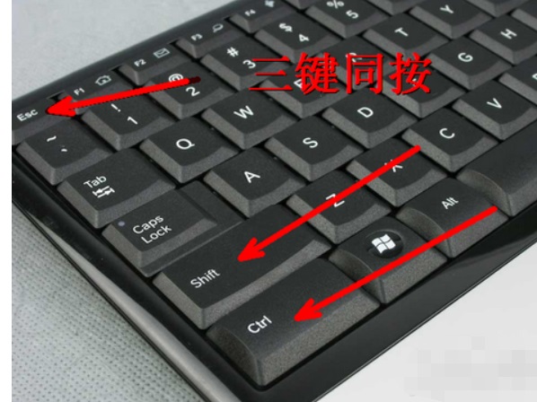 Win7电脑开机不显示桌面图标怎么办?