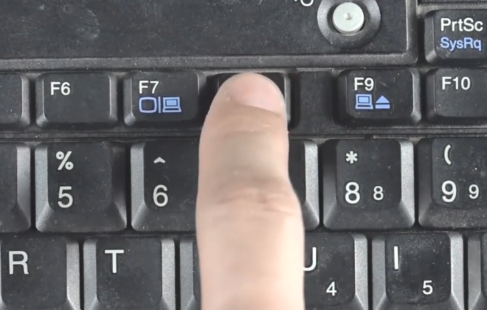 win10屏幕分辨率调高了会黑屏？