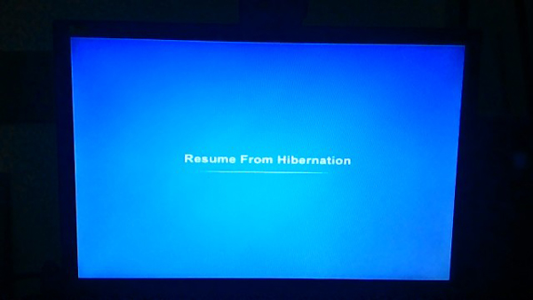 Win8.1开机时提示“Resume from Hibernation”