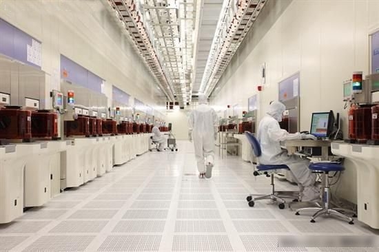 外媒拍摄Intel CPU工厂内部:生化危机即视感