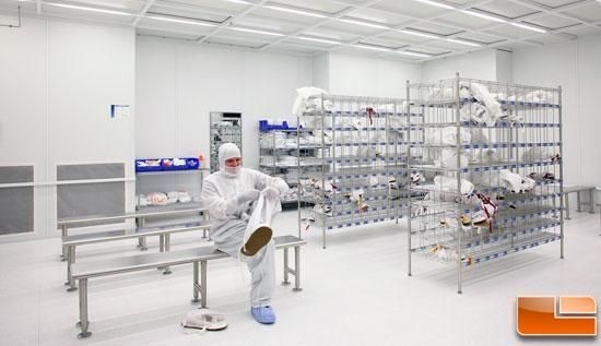 外媒拍摄Intel CPU工厂内部:生化危机即视感