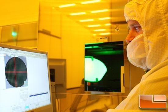 外媒拍摄Intel CPU工厂内部:生化危机即视感