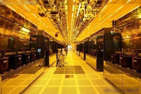 外媒拍摄Intel CPU工厂内部:生化危机即视感